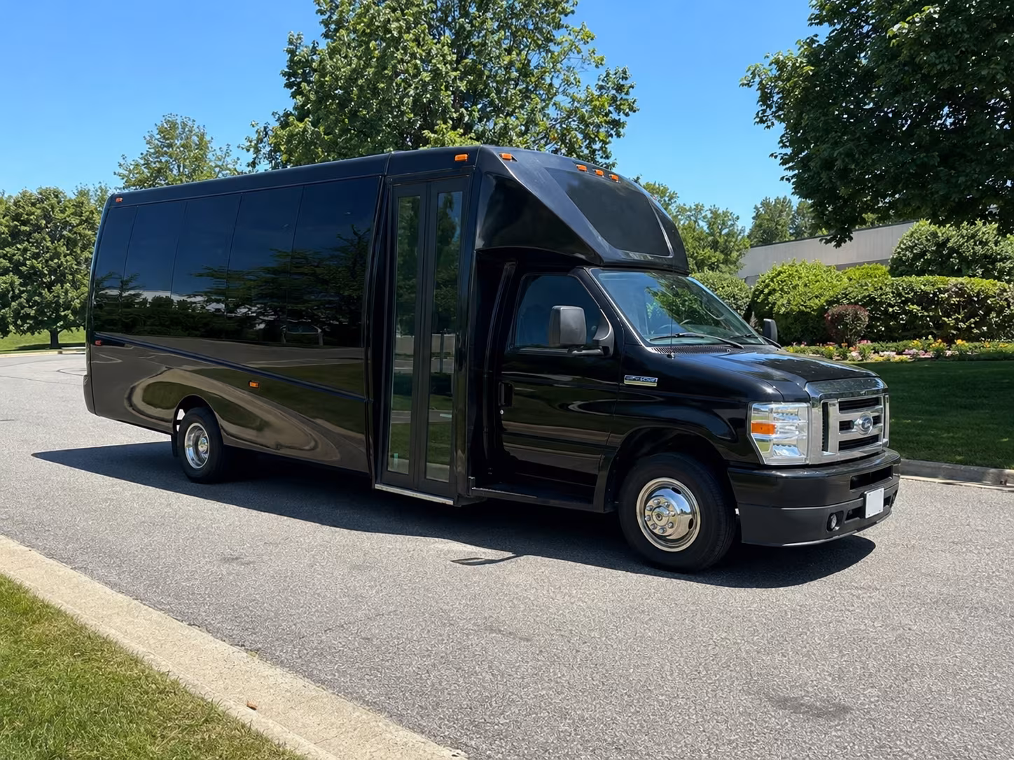 affordable tulsa prom party bus prices split across your group