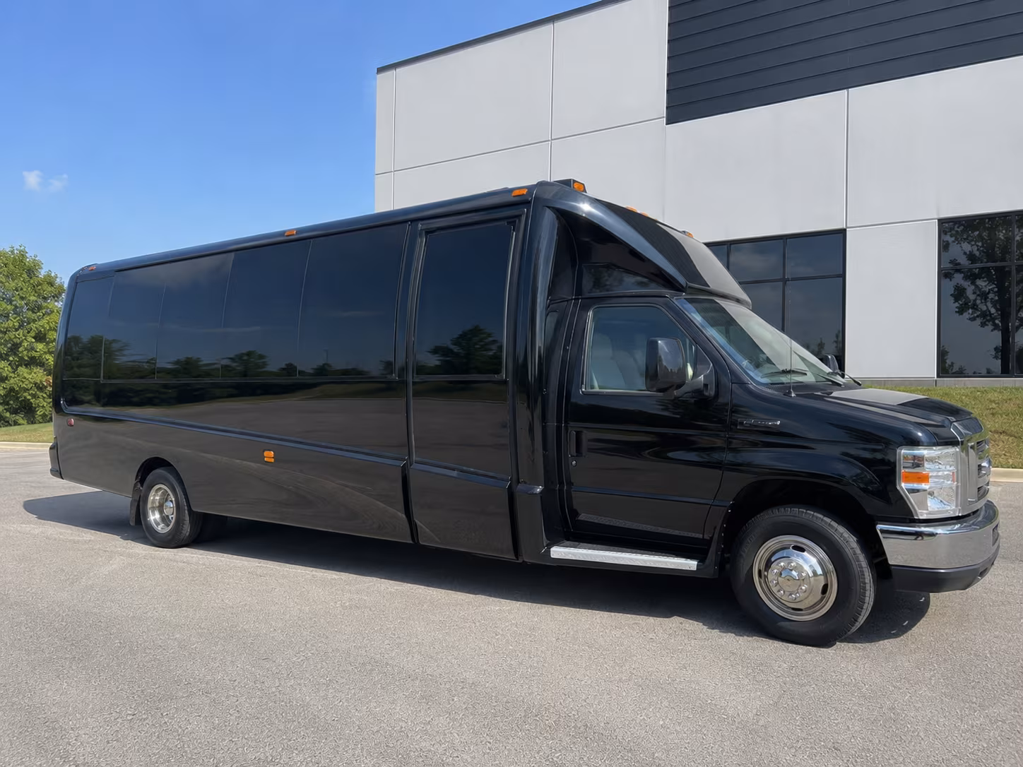 rent a tulsa prom party bus or charter bus today